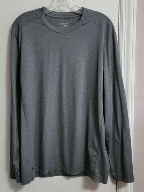 UNTUCKit gray long-sleeved T-shirt